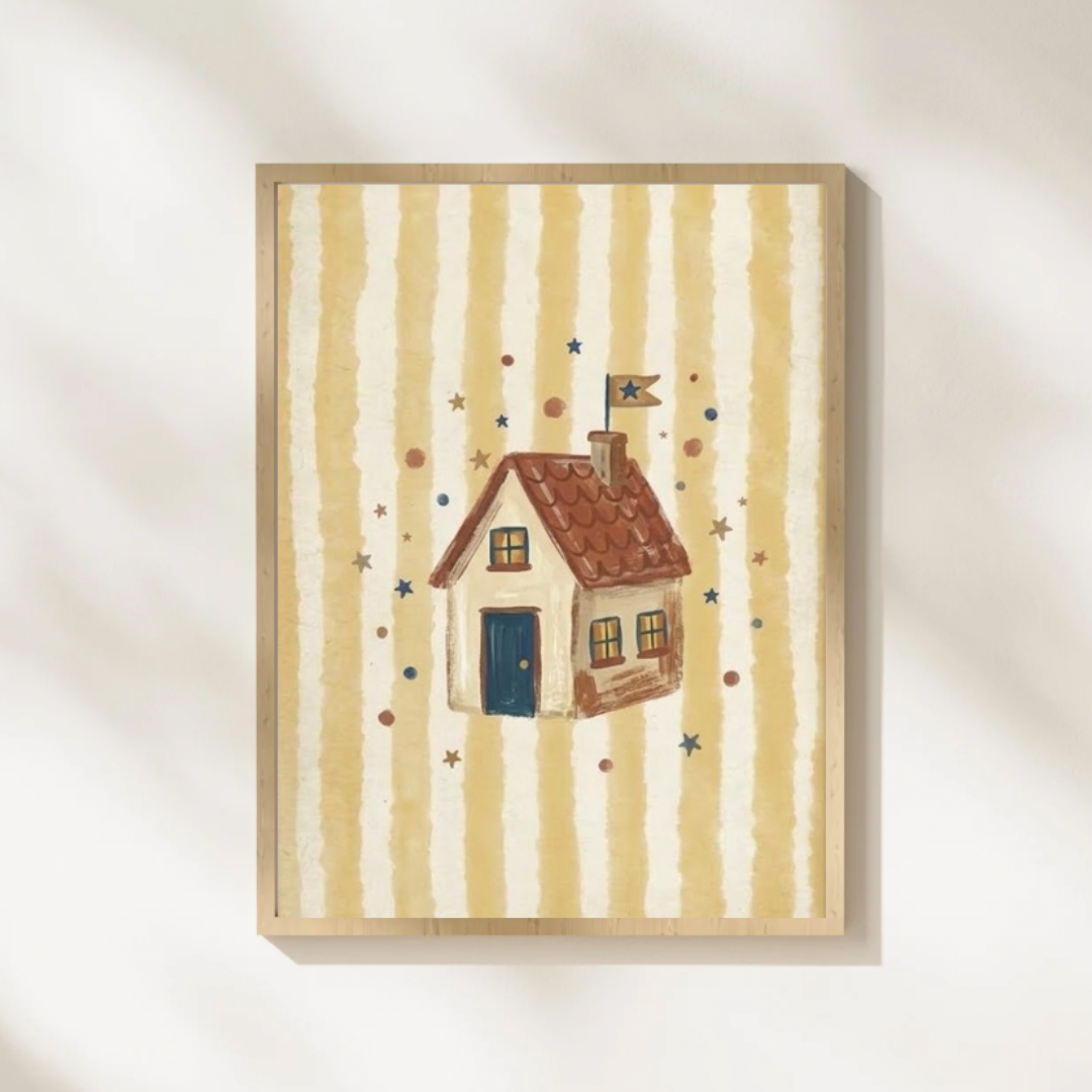 Lámina infantil «Mi pequeño hogar» con ilustración de casita entre estrellas – Viva La Home