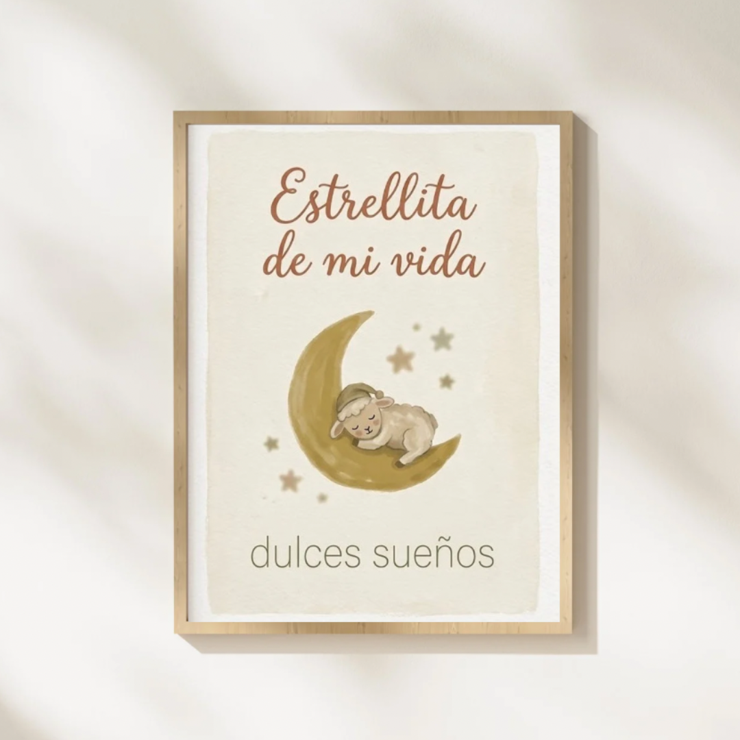 Lámina infantil «Estrellita de mi vida» con ilustración de ovejita durmiendo sobre la luna – Viva La Home
